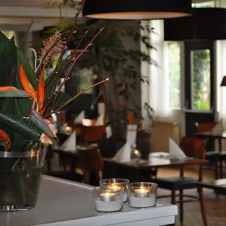Campanile & Restaurant Oost Hotel 3*